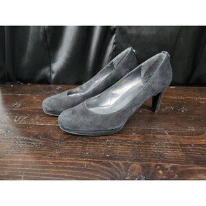 EUC Stuart Weitzman Black Suede Classic Platform Pumps/Sz. 8M